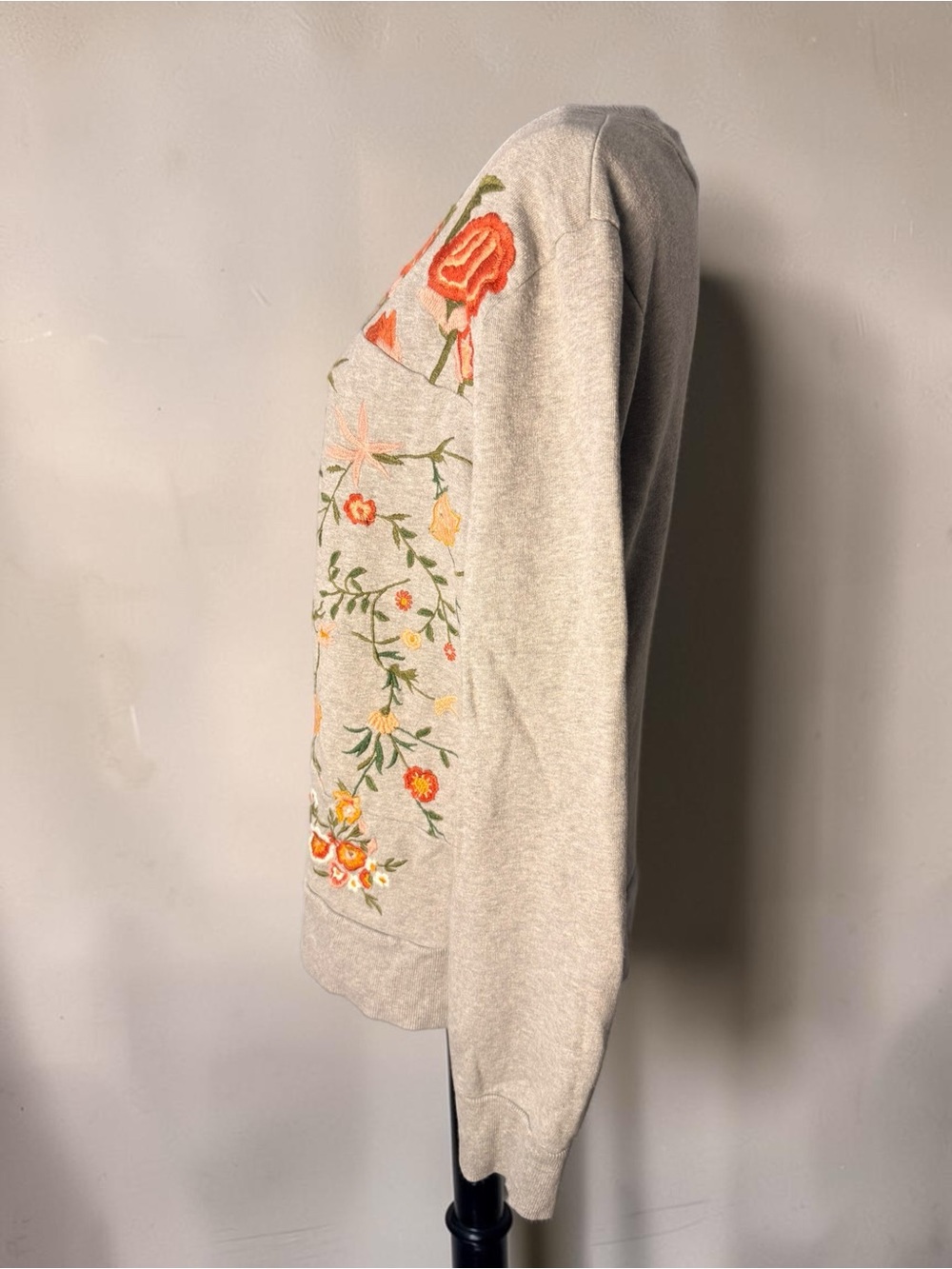 Anthropologie Light Gray Sweatshirt with Multicolor Floral Embroidery - Picture 6 of 11